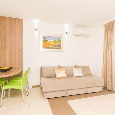 Apartments In Njivice/Insel Krk 13314 Eksteriør bilde