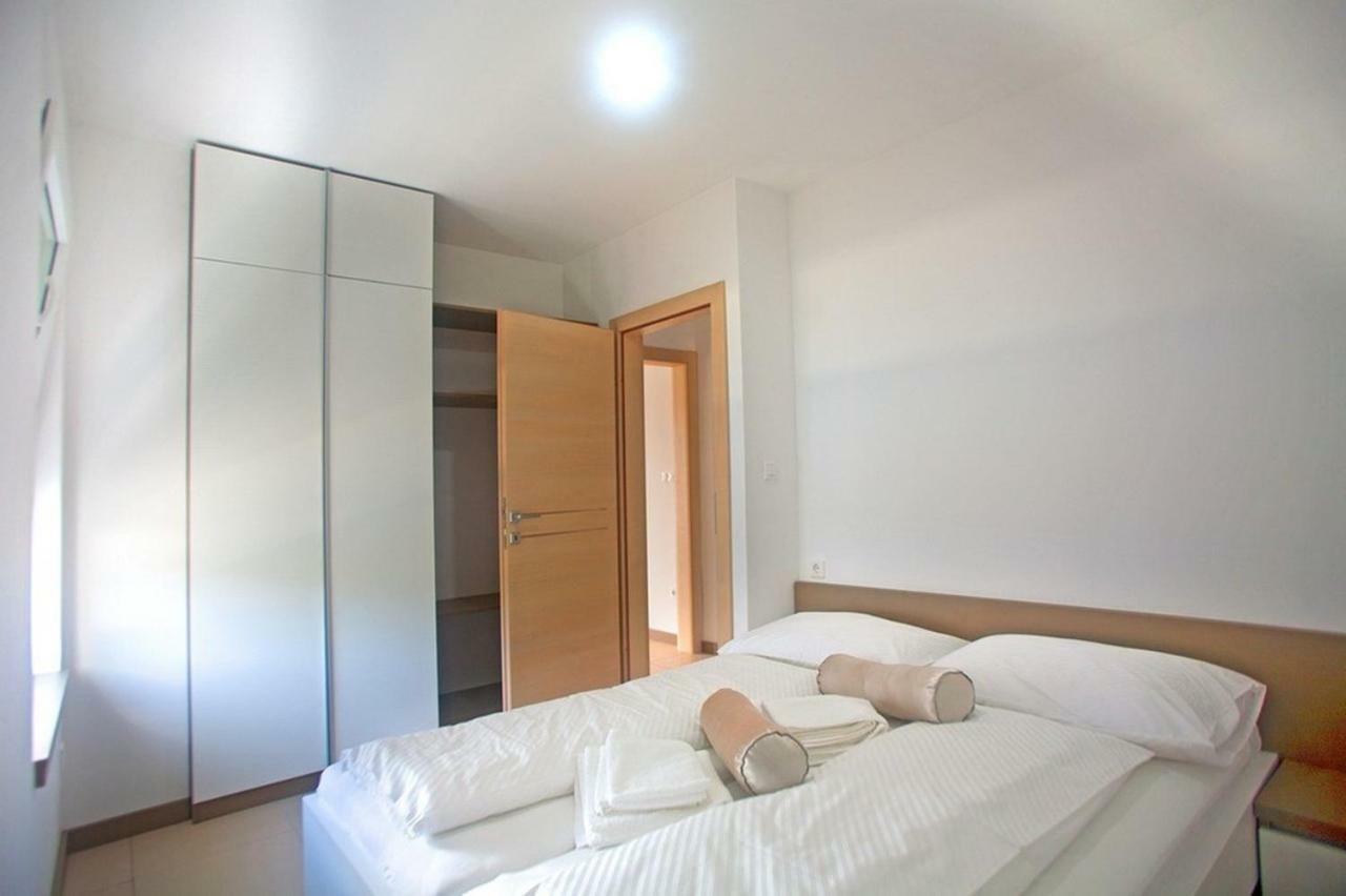Apartments In Njivice/Insel Krk 13314 Rom bilde